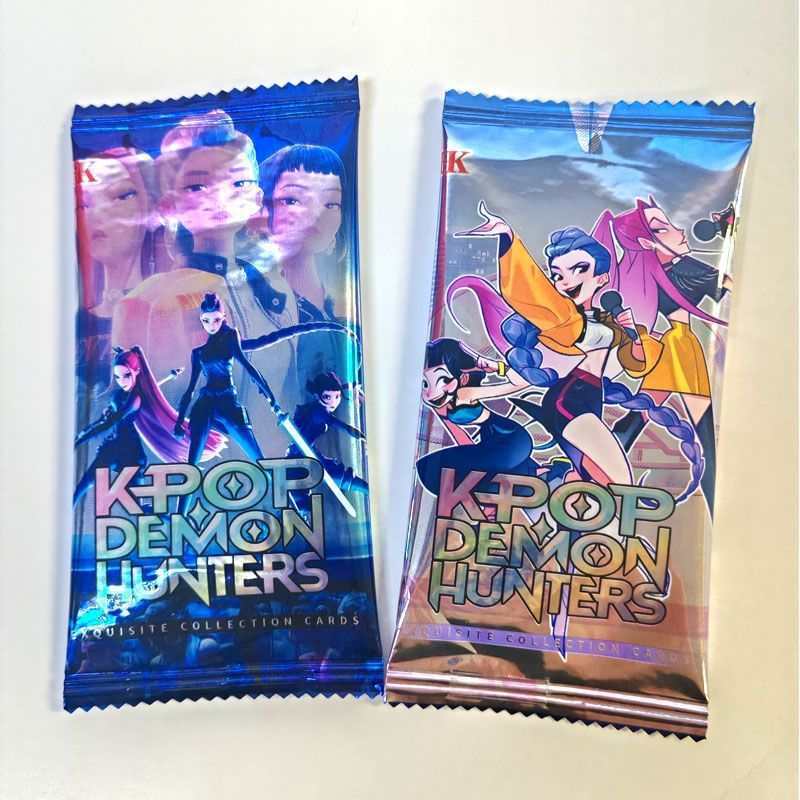 Witch Hunter Girls holographic flash cards unboxing